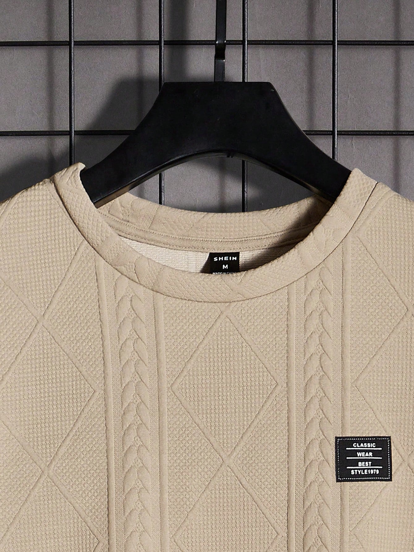 Men's Letter Patched Detail Tee Best for Casual Wear